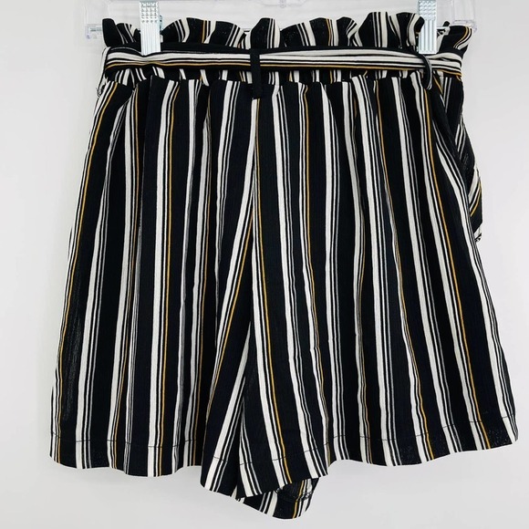 Lush High Waisted Paperbag Striped Shorts - Picture 4 of 9